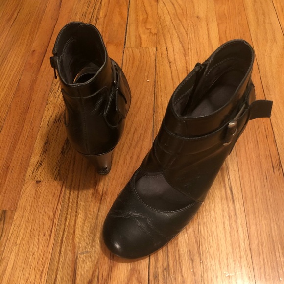 Black booties with top of foot cutouts Size 7.5 - Picture 8 of 10